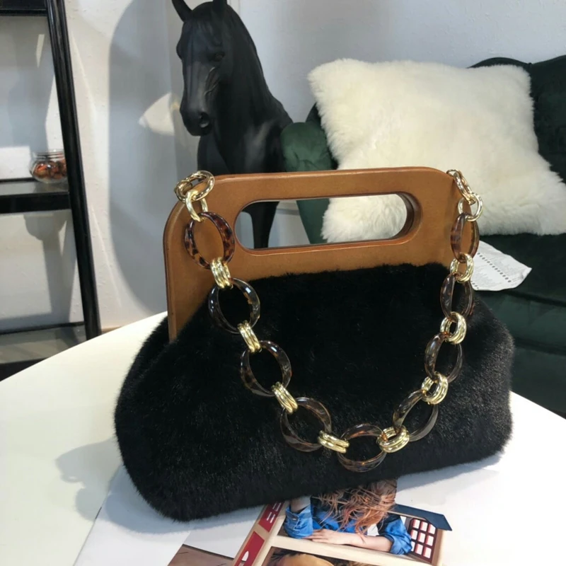 

Women Luxury Handbag Wood Handle Bag Day Clutches Female Vintage Crossbody Bucket Bag Crossbody Bags Hairy Bag