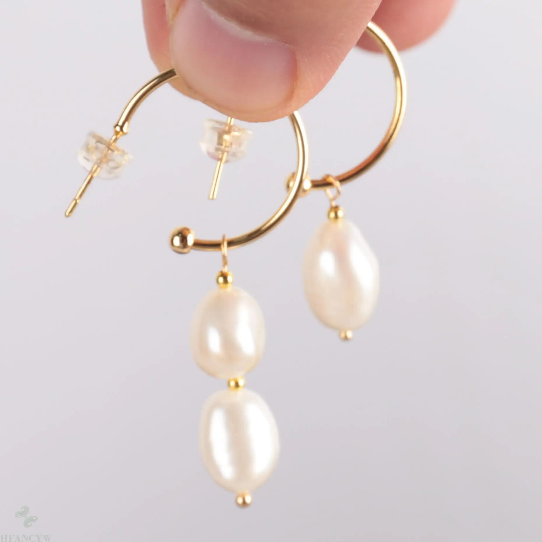 

Natural white baroque pearl Earring 18k Ear Drop Hook Party Cultured