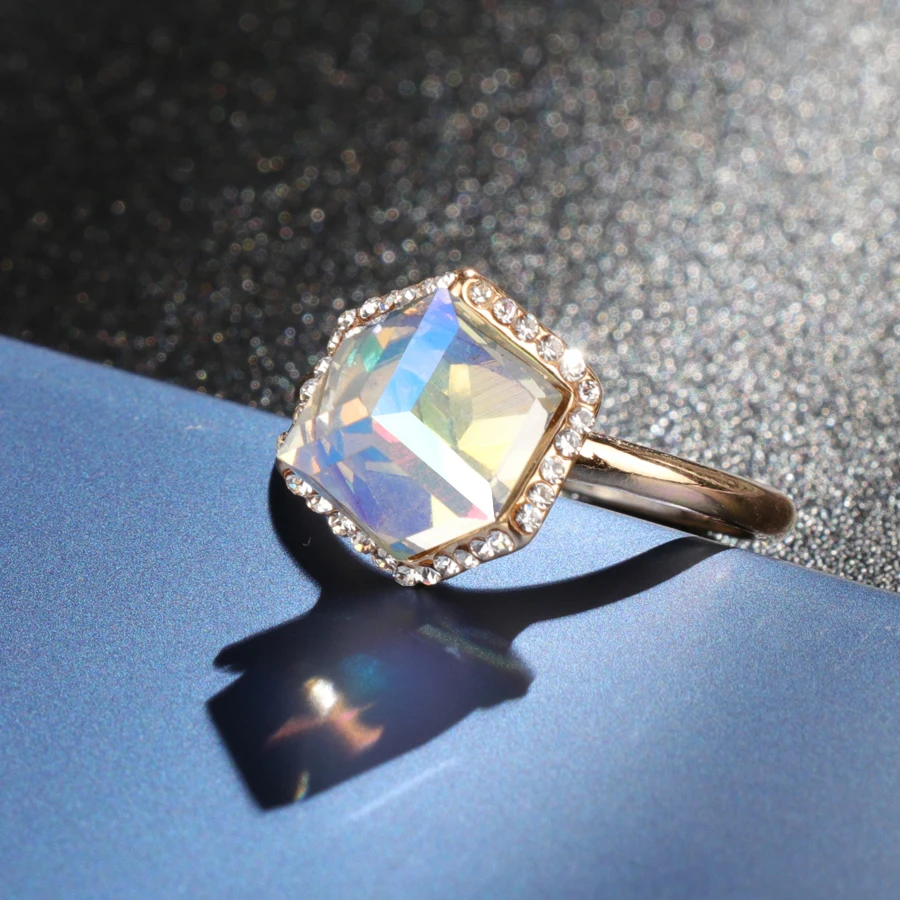 Kinel-Ladies-Fashion-Crystal-Engagement-Rings-For-Women-Luxury-Vintage-Cristales-Gold-Ring-With-Stones-Anneaux (3)