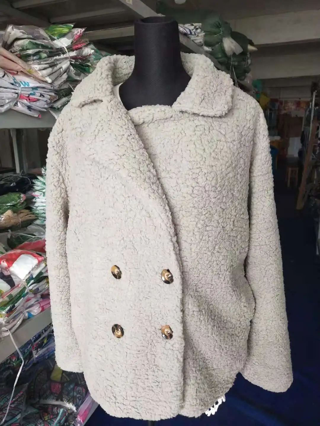 Однотонное пальто для женщин; сезон осень-зима; свободная теплая куртка с лацканами; верхняя одежда; Женский Повседневный джемпер; женское элегантное пальто из искусственного меха
