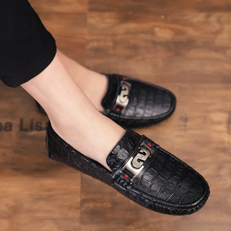 

Doug Shoes Tide Male Light Black Trend Personality Crocodile Grain Genuine Leather Joker Leisure Time Shoes