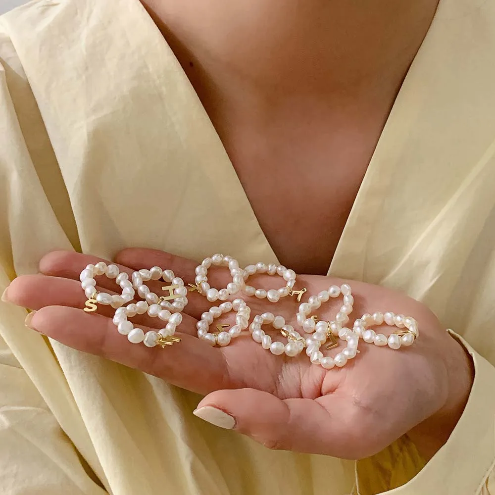 Finger Ring Elegant Simple Pearl Ring Woman Finger Ring Letter Pendant Continuous Circle Pearl Bead Minimalist Fashion Jewelry Gift