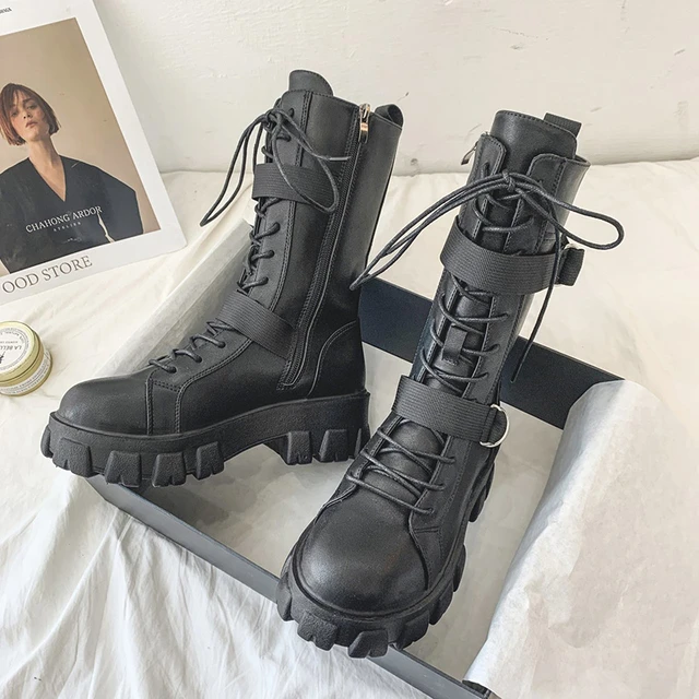 Sapatos Femininos de Luxo: Salto, Botas, Sneakers