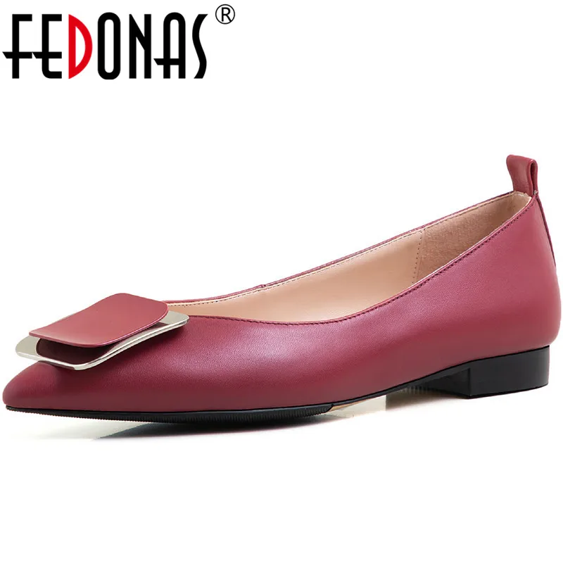 

FEDONAS 2020 Metal Decoratin Women Pumps Sweet Cow Leather Pumps Pointed Toe Shoes Woman Square Heeled Fashion Party Shoes Woman