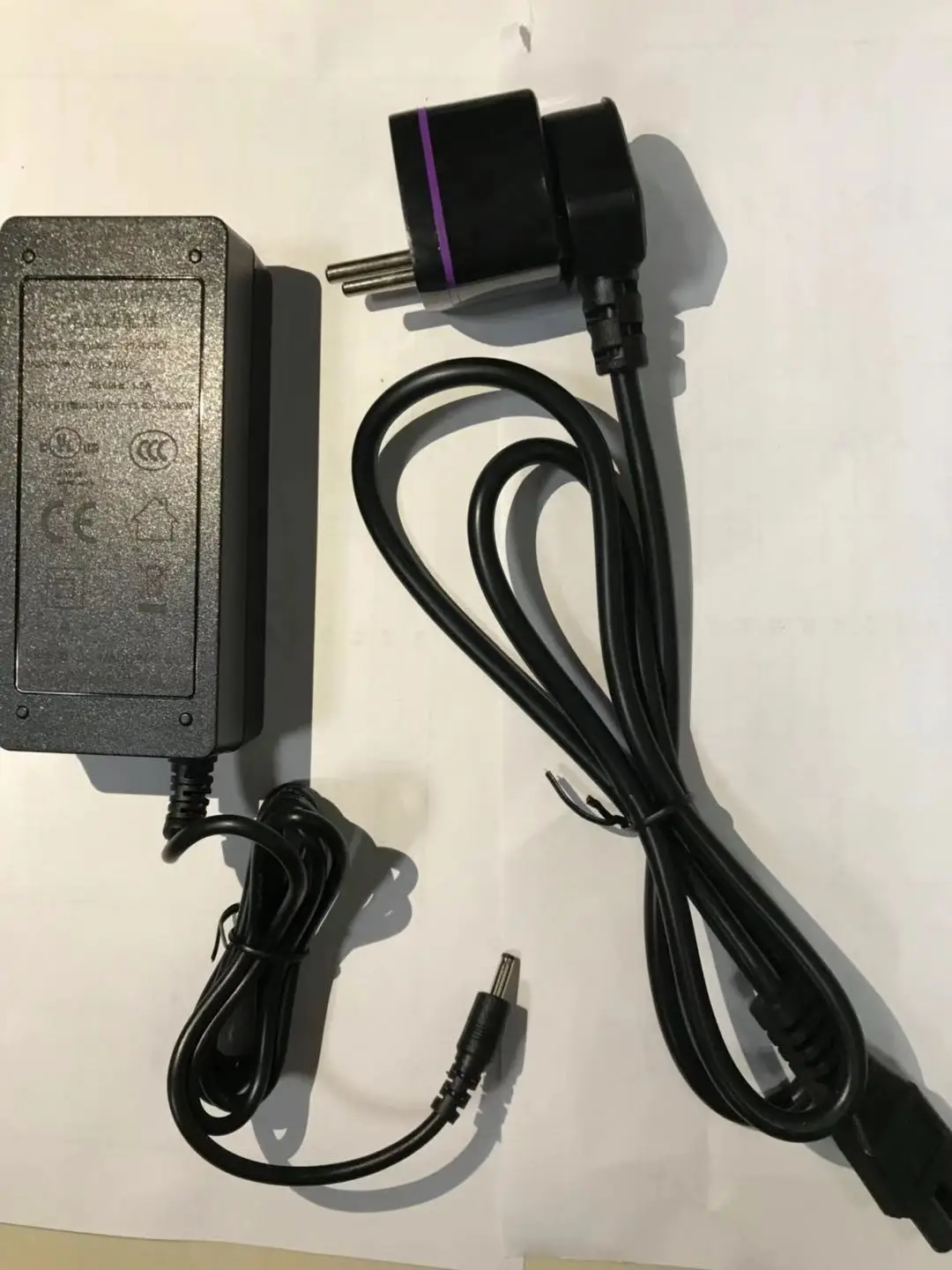 

Add the freight Used to Replace the laptop power adapter R7 2700U charger R5 2500 R3 2200U and I7 6560U and I7 7560U 19V 3.42A