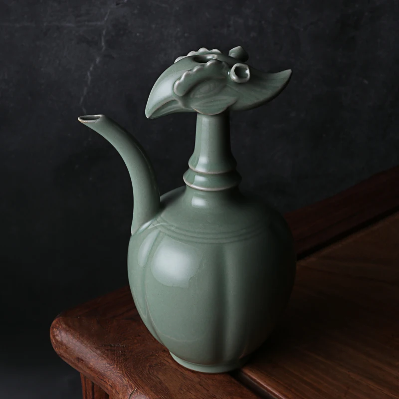 

Tang and Song Dynasties Chinese Kung Fu Teapot with Strainer Handmade Flower Puer Tea Pot Porcelain Samovar Kungfu Teaware