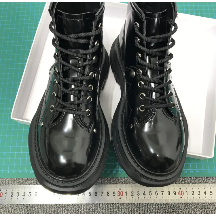Женские ботинки в байкерском стиле; Роскошные Короткие кожаные ботинки; botas Mujer; женские ботильоны на толстой подошве; модная крутая обувь