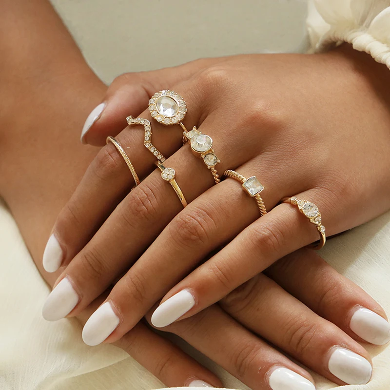 

7 Pcs/set Women Rings Fashion Gold Crystal Geometry V Shaped Joint Ring Set Bohemian Charm Party Wedding Jewelry Accessories