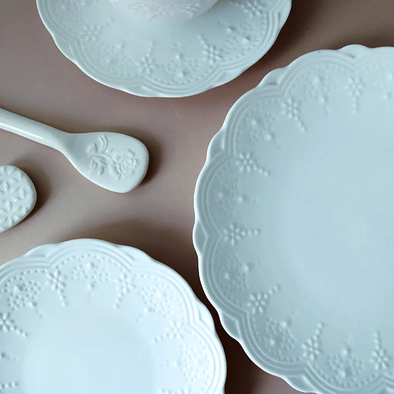 Ceramci белый Рельефный цветочный узор элегантная лепестковая тарелка чайная чашка с блюдцем