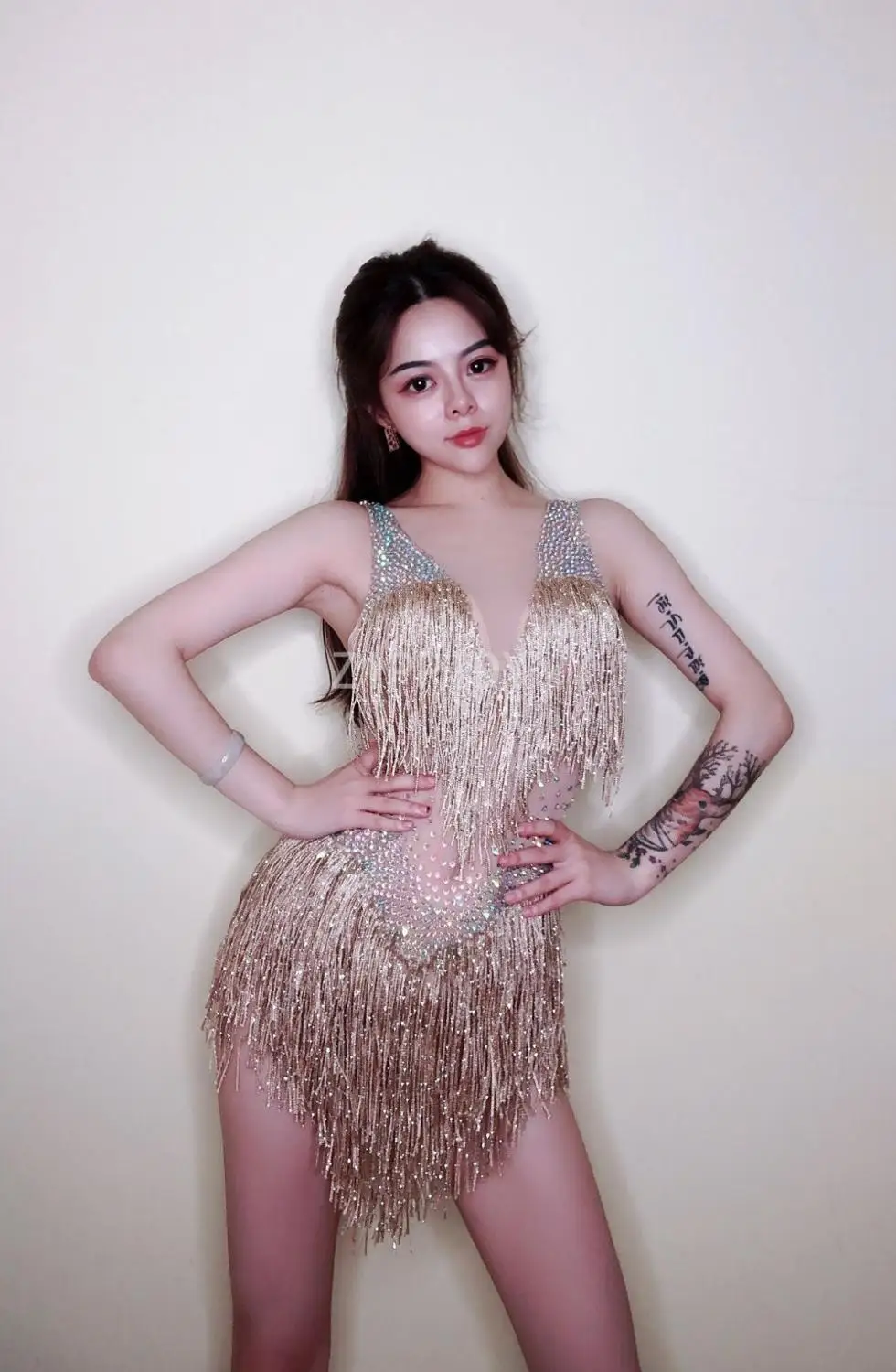 Модное разноцветное боди с бахромой и камнями, золотой с бахромой, наряд для празднования дня рождения, танцевальный наряд, женская одежда с кисточками для певицы, выпускного вечера