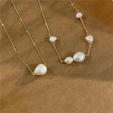 

Light Luxury Pearl Necklace ins Instafamous Design Sense Clavicle Chain Neck Chain French Retro Super Fairy Necklace for Women