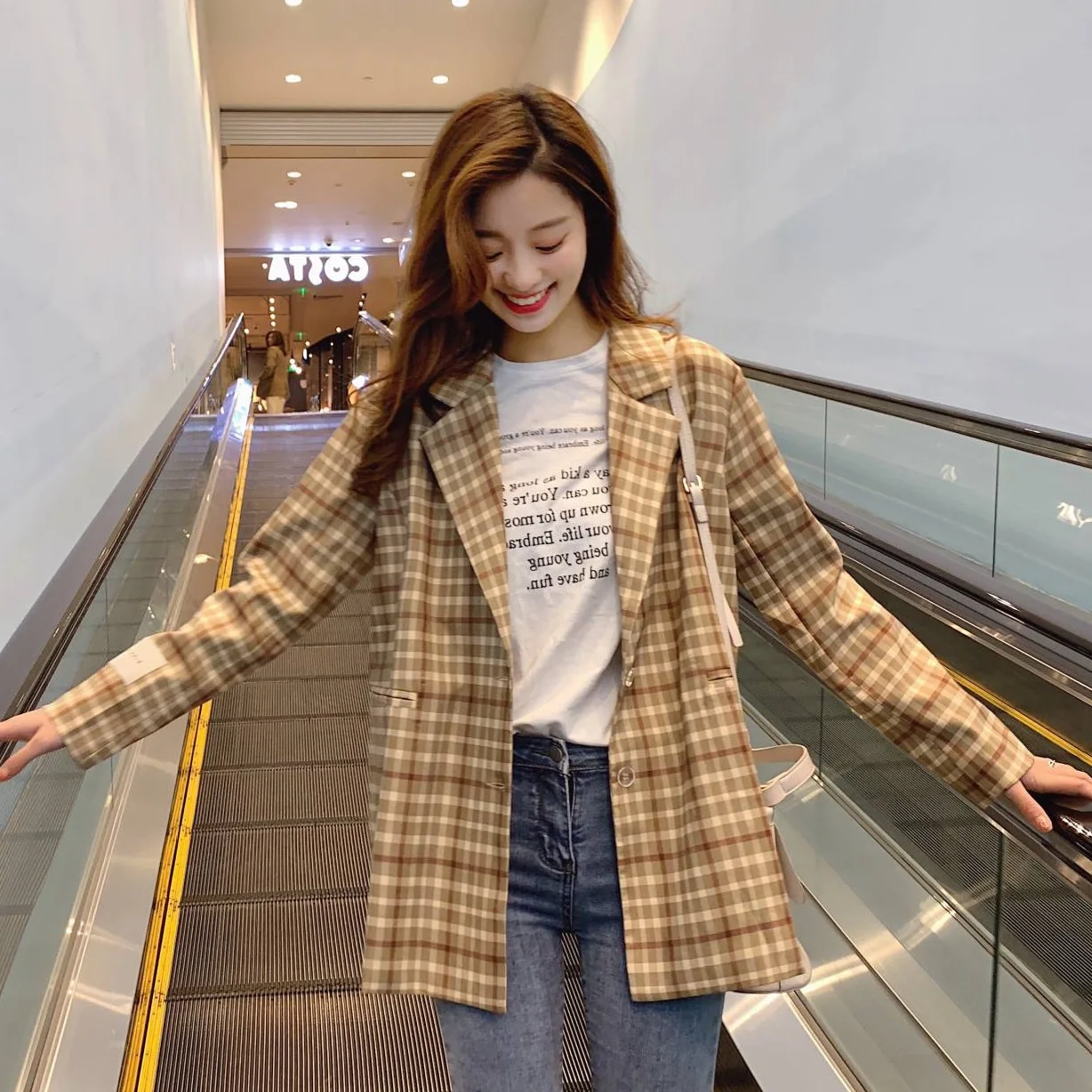 

Photo Shoot CHIC England Retro Plaid Khaki Mid-length Loose-Fit Versatile Single Breasted Small Suit Coat Women's OL