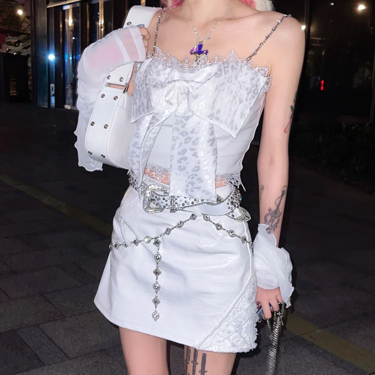 White PU Leather Sexy Hippie Skirts Slim Faux Leather Y2k Sweet Mini Skirt with Crystal Chain Waist Belt Women Sexy Short Skirts