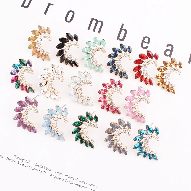 

LUBOV Shining Rhinestone Wings Stud Earrings Acrylic Crystal Stone Women Piercing Earrings Trendy Wedding Jewelry Valentine Gift