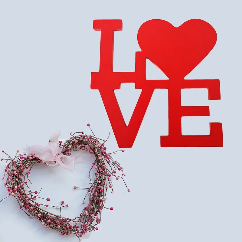 Деревянная надпись LOVE настольная отдельно стоящая вывеска центральное