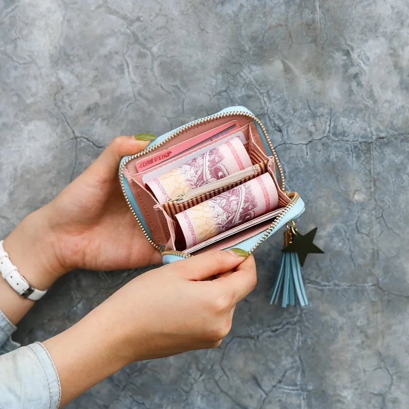 Простой маленький кошелек с мультяшным принтом короткий на молнии мини для денег