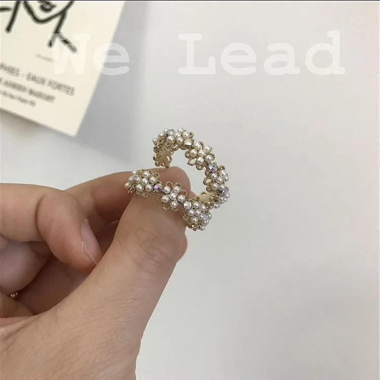 

2020 New Korean Crystal Earrings C-shaped Flower Earrings With Pearl Gold Silver Color Earrings Fashion Jewelry Accessory