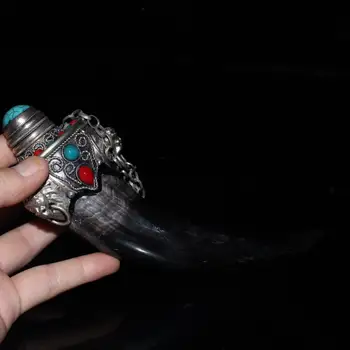 

Exquisite retro beads inlaid with Niujiao snuff bottle