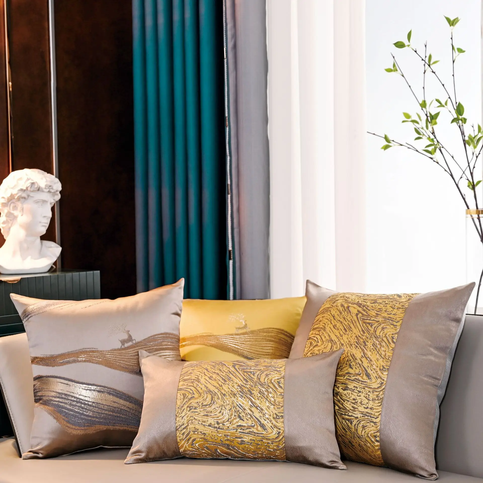 

Modern Light Luxury Sofa Cushion Covers High-grade Jacquard Patchwork Waist Pillowcases Home Bed Decoration Golden Pillow Covers