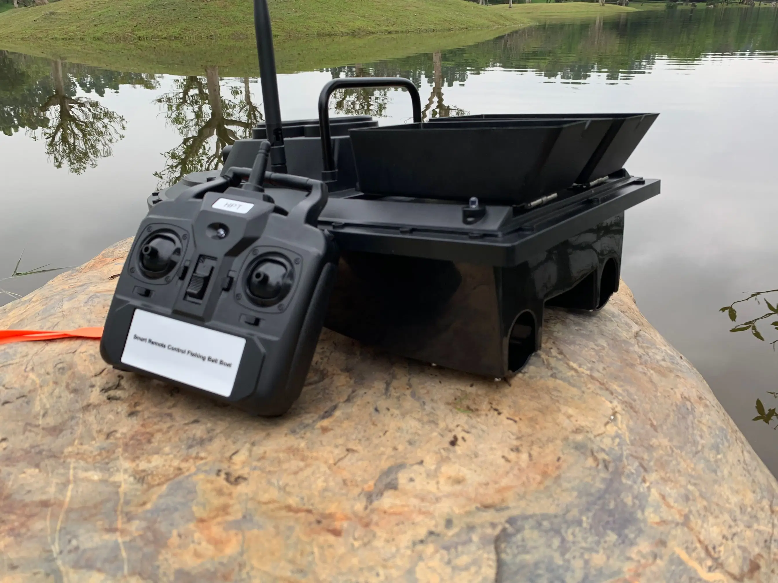 Fishing Tool Smart RC Bait Boat Toys Dual Motor Fish Finder Ship For fishing Boat Remote Control 500m Fishing Boats Speed a Boat