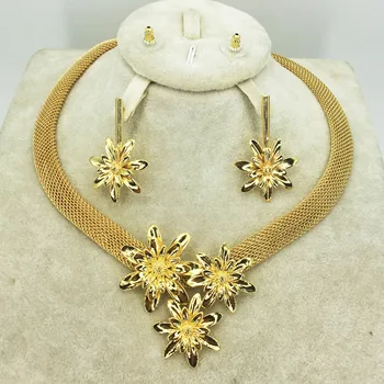 

The new wholesale fashion jewellery set is brighter dubai gold jewellery for women's anniversary parties and birthday trips