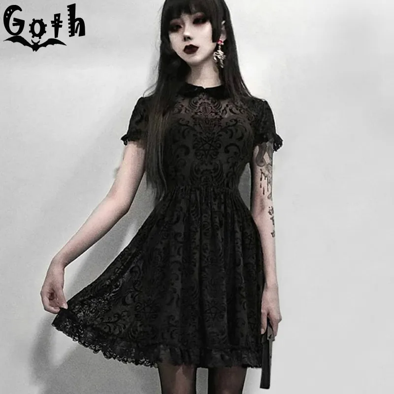 Вампирская готика стиль. Платье в готическом стиле. Черное готическое платье. Готические короткие. Черное платье готика.