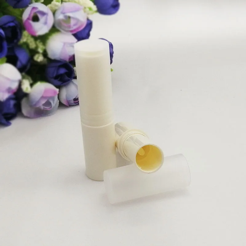 50pcs plastic lip balm tube Slender cylindrical Lipstick tube rotating Directly filled with frosted lid White yellow red pink - Цвет: Белый