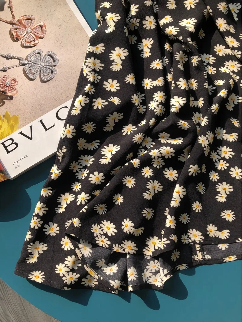

Women Dress High Slit Daisy Dress Fresh and Elegant Little Daisy Sexy Slim Dress