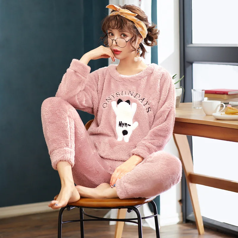 

Ylz-g6621 # Lettered Dancing Cat Brushed And Thick Warm Pajamas Tracksuit High Quality