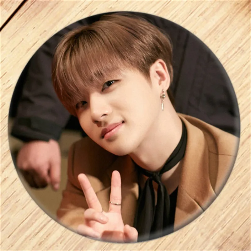 Kpop iKON Kim Jin Hwan брошь на булавке Значки для косплея для одежды украшение для рюкзака ювелирные изделия B052
