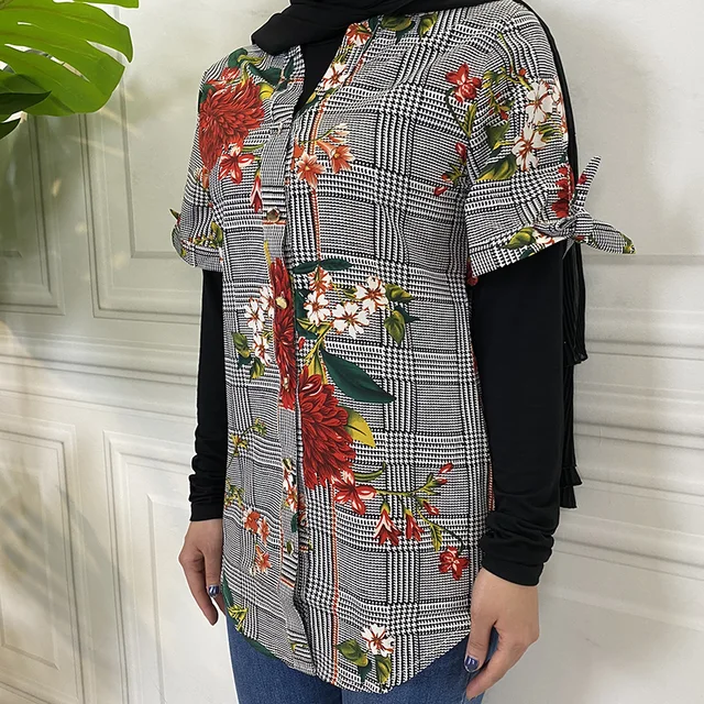 Blusa de manga corta con estampado de flores para mujer, camisa a cuadros con botones abiertos en la parte delantera, ropa para mujer, novedad