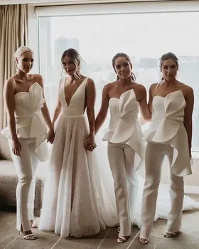 

Strapless Beach Bridesmaid Jumpsuit 2020 Modest Peplum Ruffles Backless Outdoor Garden Junior Bridesmaid Pant Suit