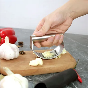 

3 pcs Stainless Steel Garlic Press Kitchen Ring Garlic Press Manual Ginger Garlic Masher (garlic Press + Garlic Peeling Set + Br