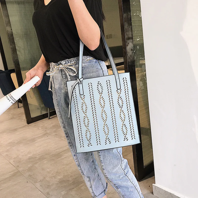 

In the summer 2019the new hollowed-out girl's one-shoulder bag was hollowed out and the foreign fashion handbag was hollowed out