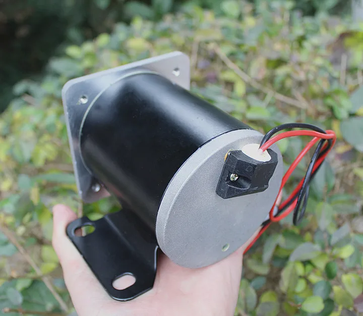 DC12V-24V30W 1600-2000 об/мин Водонепроницаемый двигатель постоянного тока двухшариковый