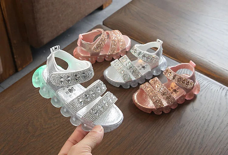 HKXN Summer Shoes Kids Sandals LED Flashing Lights Crystal Bling Hook Loop Breathable Soft Anti Slip Toddler Children Shoes T02