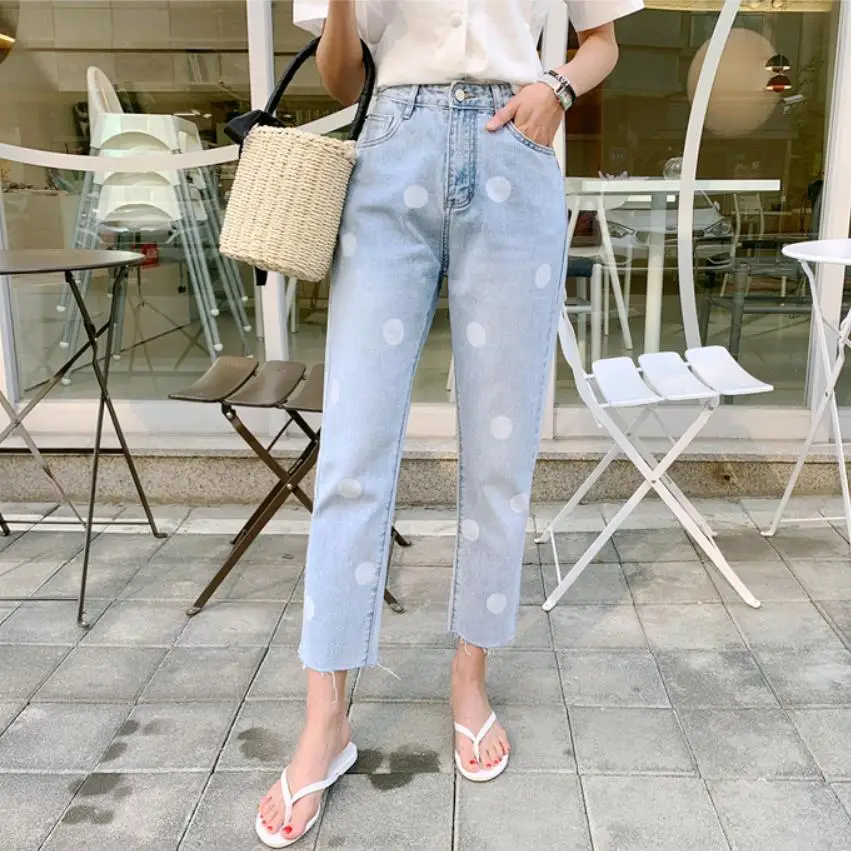 

2019 new autumn light blue polka dot straight nine points denim jeans female students