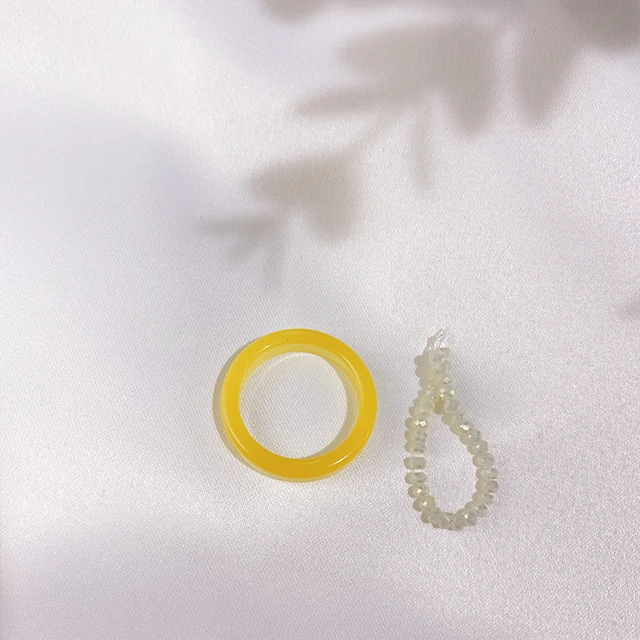 Simple Colorful Transparent Resin Acrylic Rings Set Candy Color Beads Chic Spring Rings for Women Picnic Party Jewelry Gifts yellow