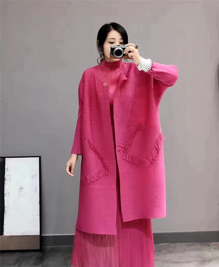Miyake плиссированный удлиненный Тренч с кисточками размера плюс, женское однотонное пальто с v-образным вырезом, однобортный Тренч с широкой талией, женская мода