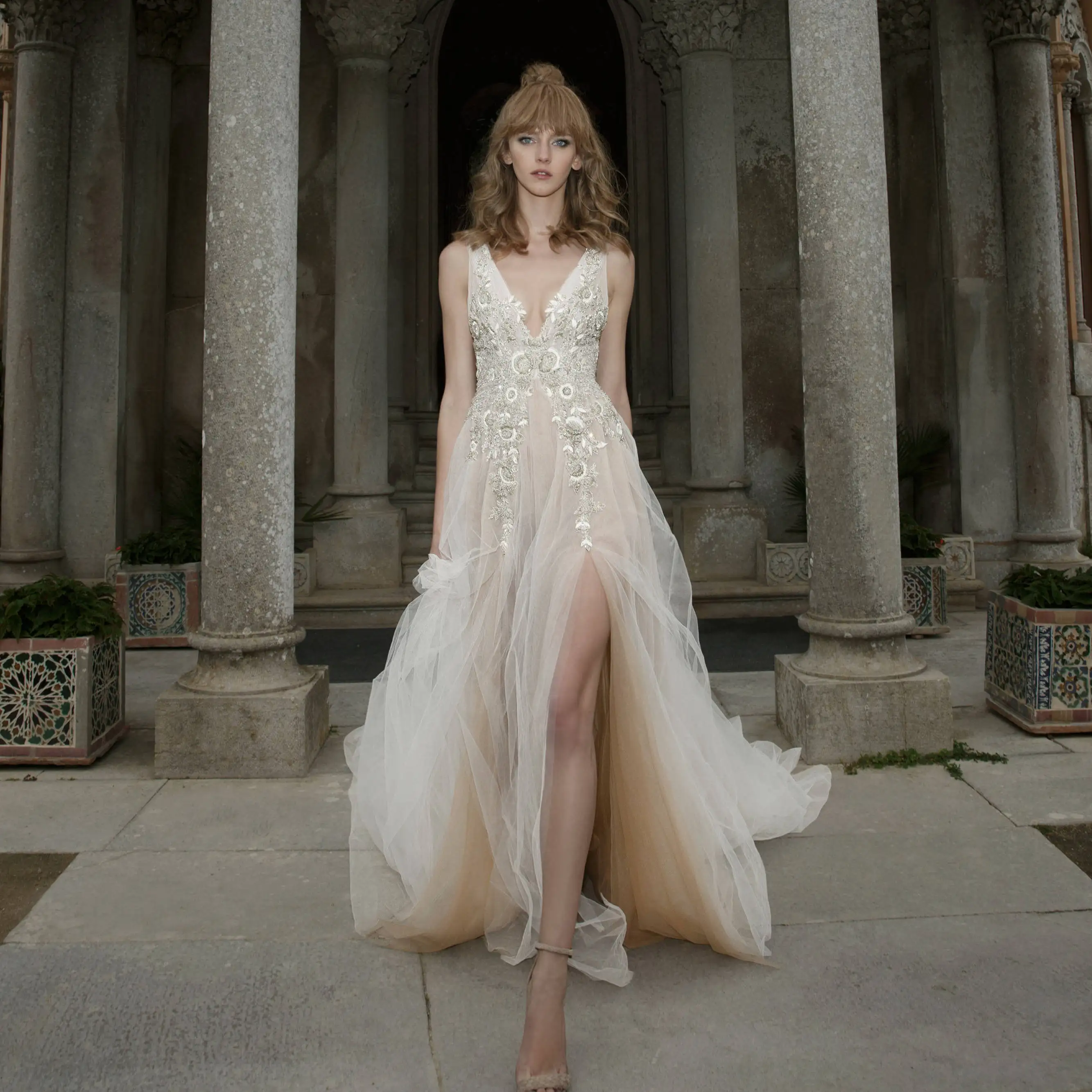 New Amazing 2021 Spring Long Wedding Dress V-neck Sleeveless Court Train Side Slit Beaded Tulle Bride Gowns Vestido de noiva | Свадьбы и