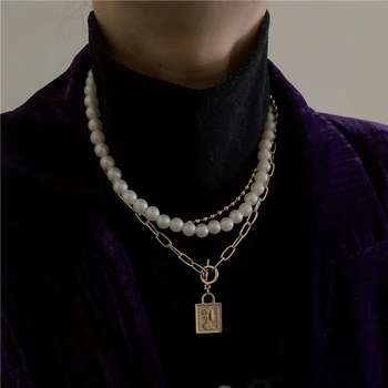 

Vintage Square Coin Head Portrait Necklaces for Women Gold Toggle Clasp Circle Pearl Layered Chain Pendant Chokers Necklace