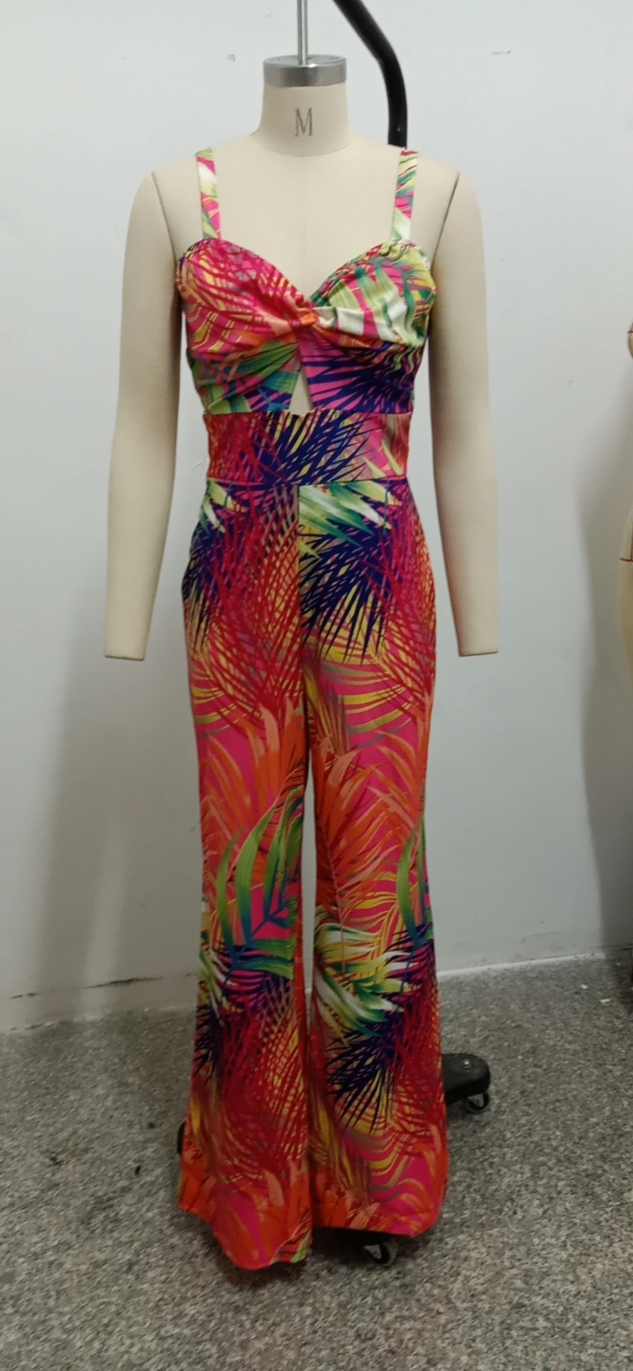 Summer Jumpsuit Women Rompers New Fashion Sexy V-neck Halter Jumpsuits Ladies Boho Floral Print Sleeveless Jumpsuit Overalls