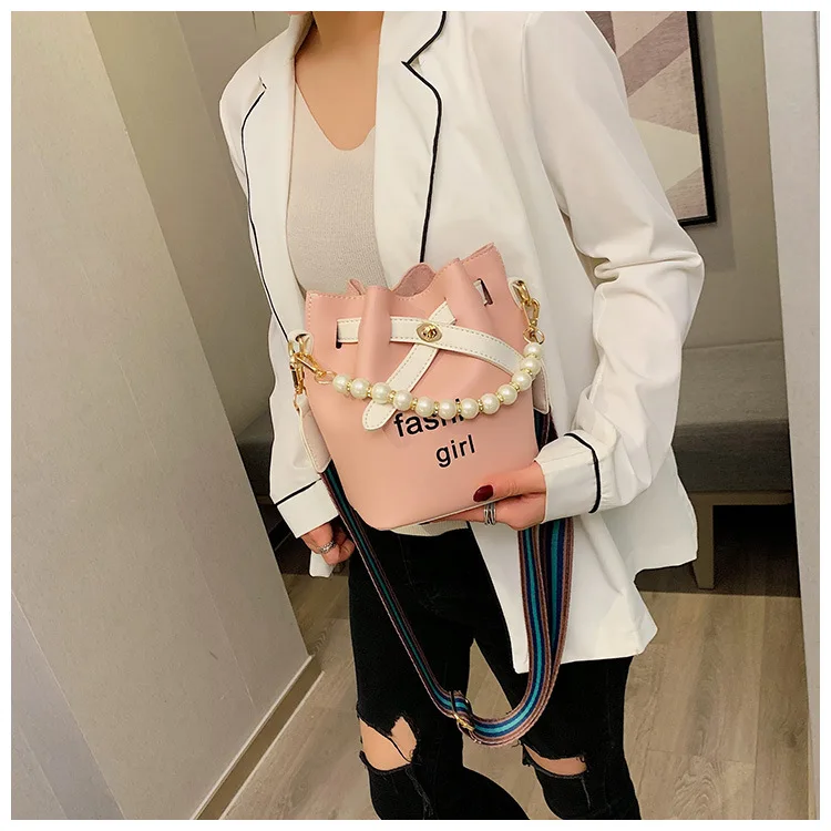 

2019 new stylish simple portable bucket bag Korean version of Joker wide shoulder Messenger bag