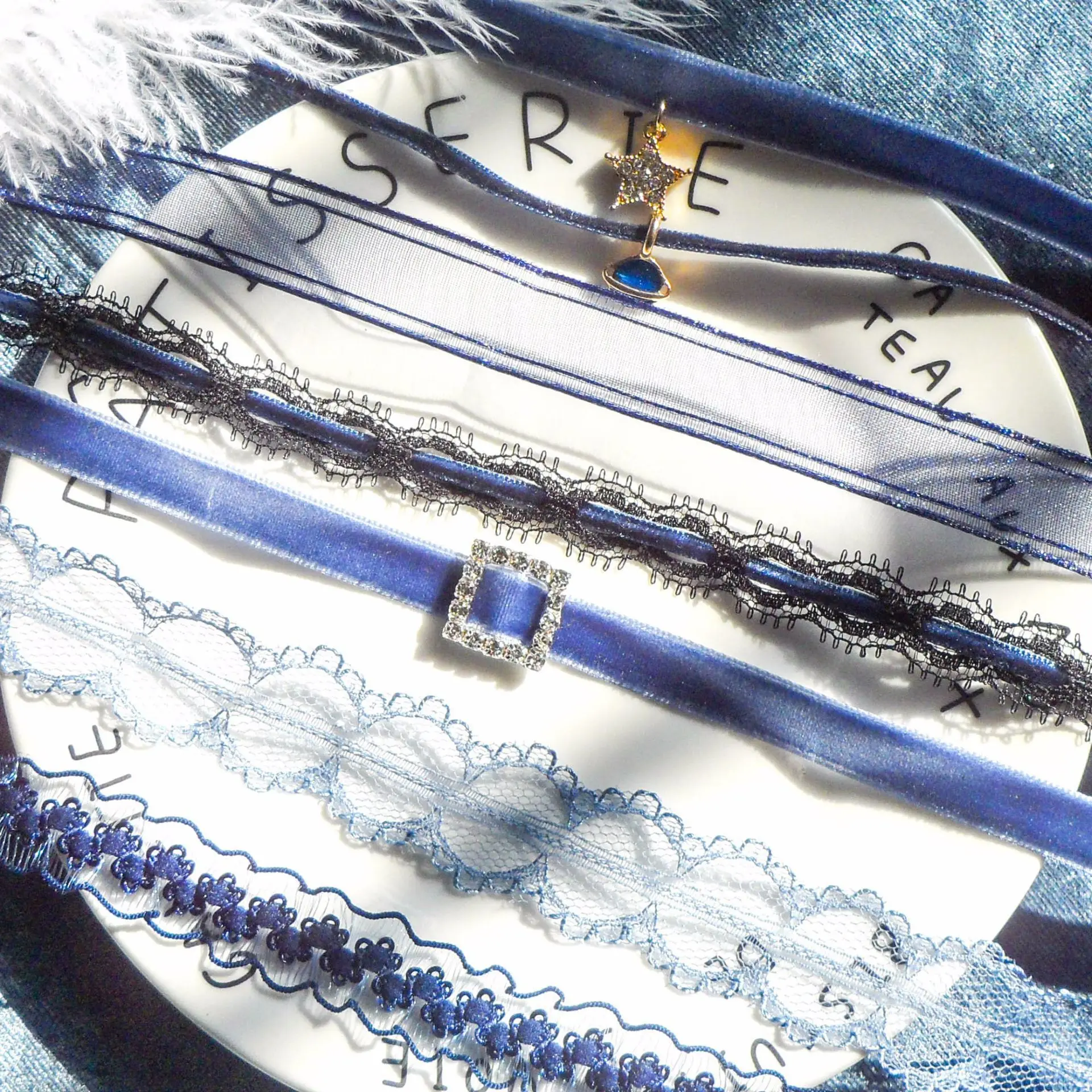 

Japan And South Korea New Blue Lace Velvet Wave Necklace Short Clavicle Chain For Woman Fashion Jewelry