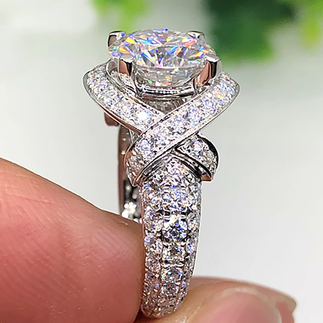 Shop Moissanite Engagement Rings: The Perfect Choice for the Modern Bride