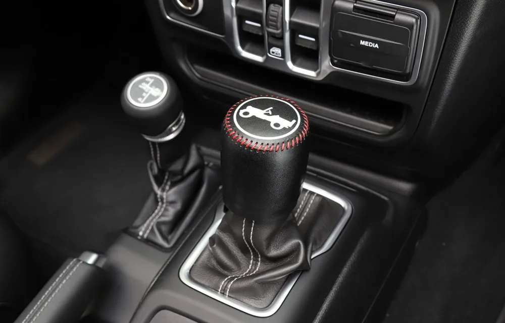 Для Jeep Wrangler сшивание рычага переключения передач Ручка 4WD ручные тормозные накладки отделка кожа для Jeep Wrangler JL+ 2 4 двери