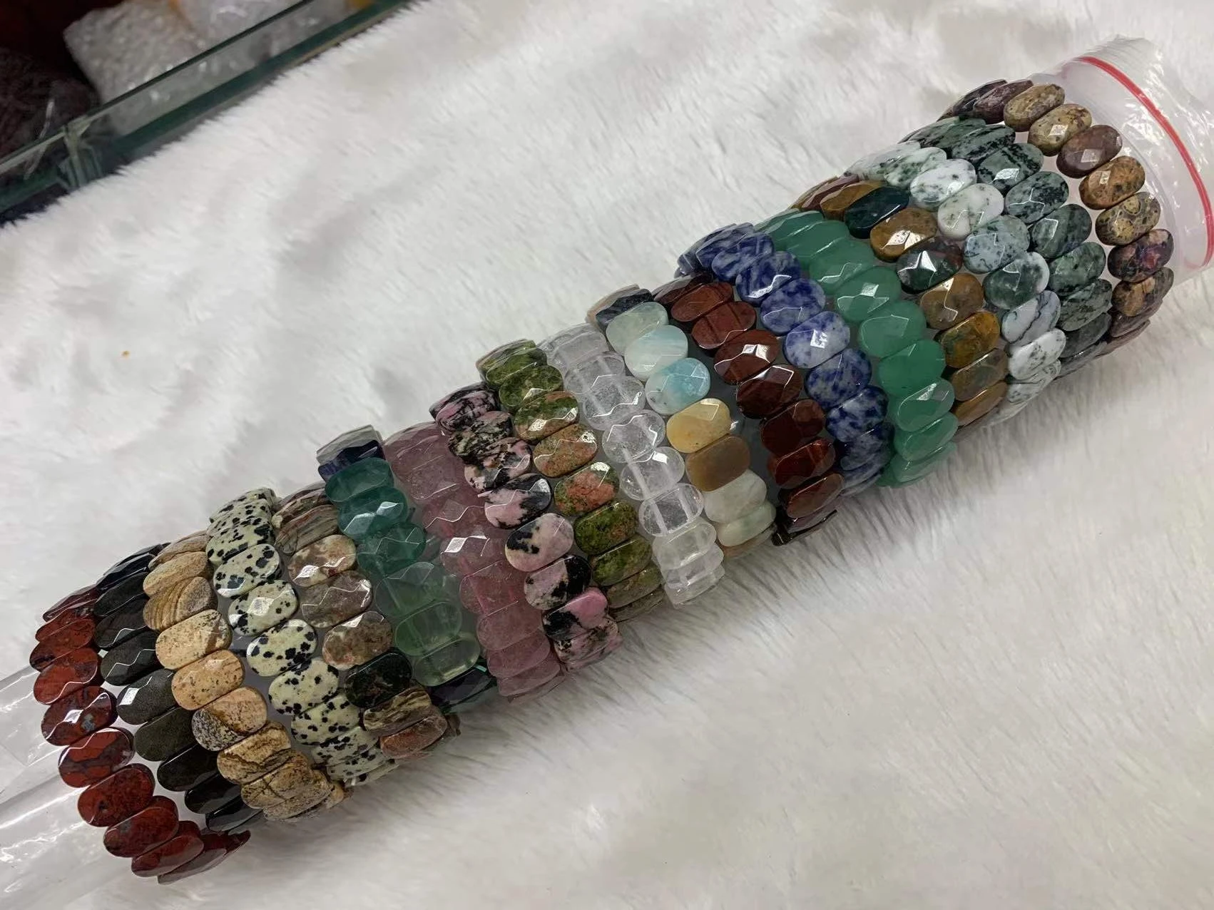 õ  , ÷Ʈ, εƮ, ƸƮ, Ҵ޶Ʈ, ȣ , Lepidolite, Shungite, Apatite, Charoite,  