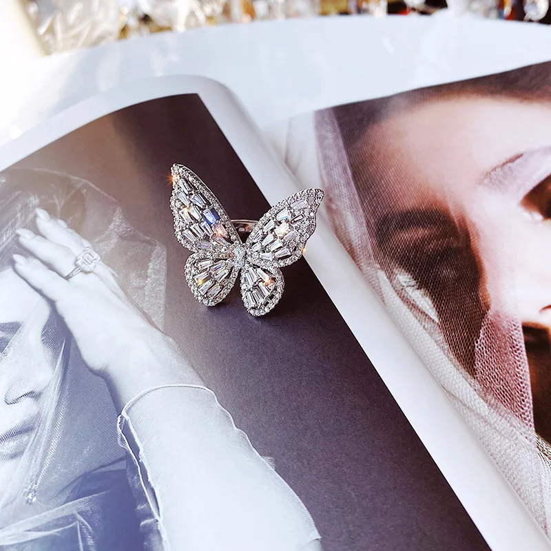 Butterfly Stretch Paparazzi Flauntable Flutter Butterfly Ring