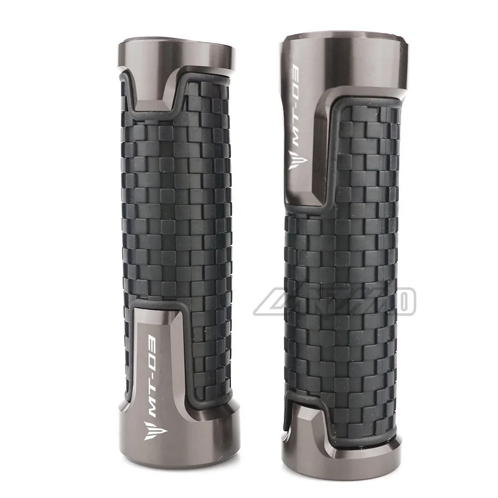 MT03 HAND GRIPS (12)