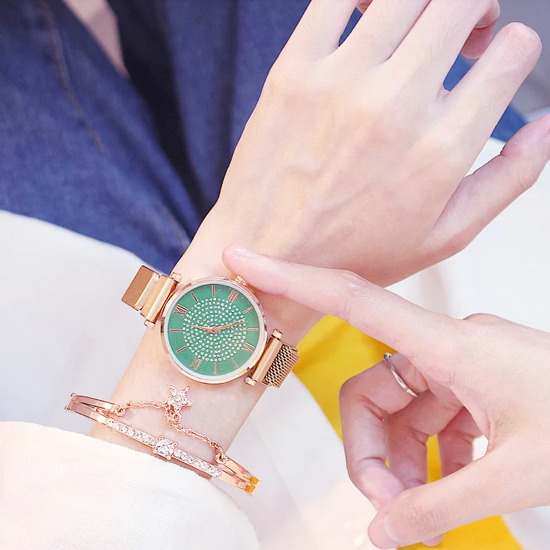 women watch  (9)